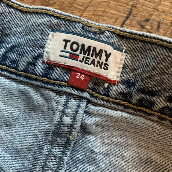 Tommy Jeans Denim Shorts - Picture 3 of 3